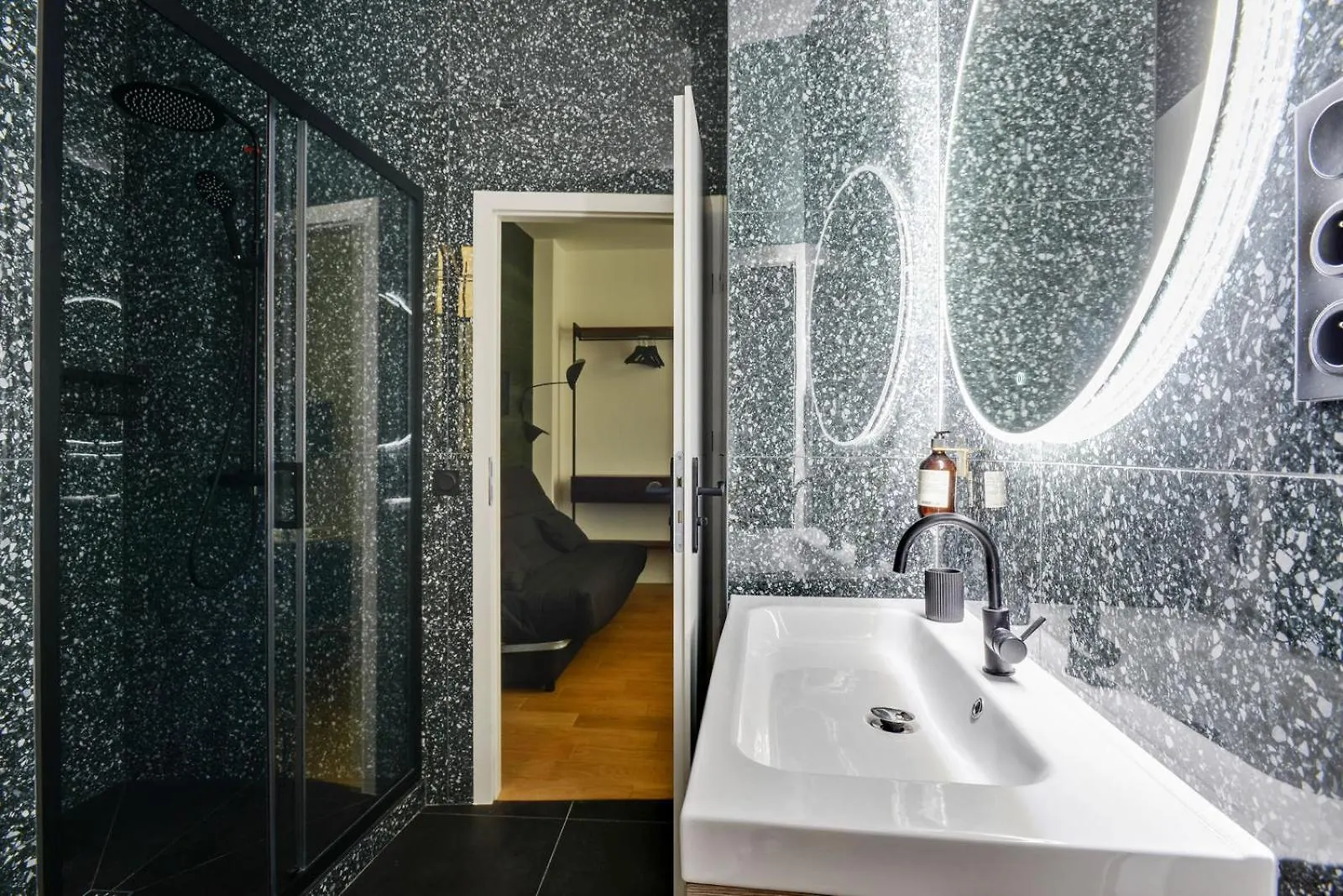 Apartment Bluestay 9 - Charmant Appartement A Paris 11 France